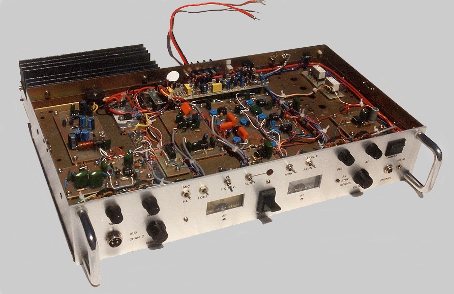 VK6WIA Broadcast transmitter